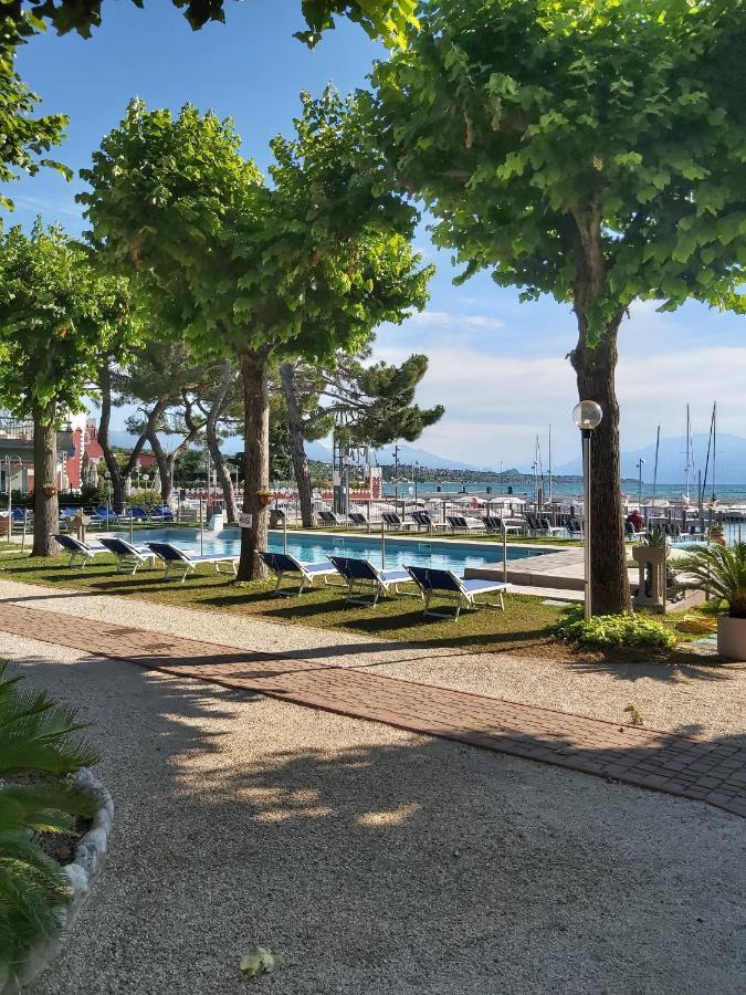 Villaggio Turistico Dei Tigli Padenghe sul Garda Exterior foto