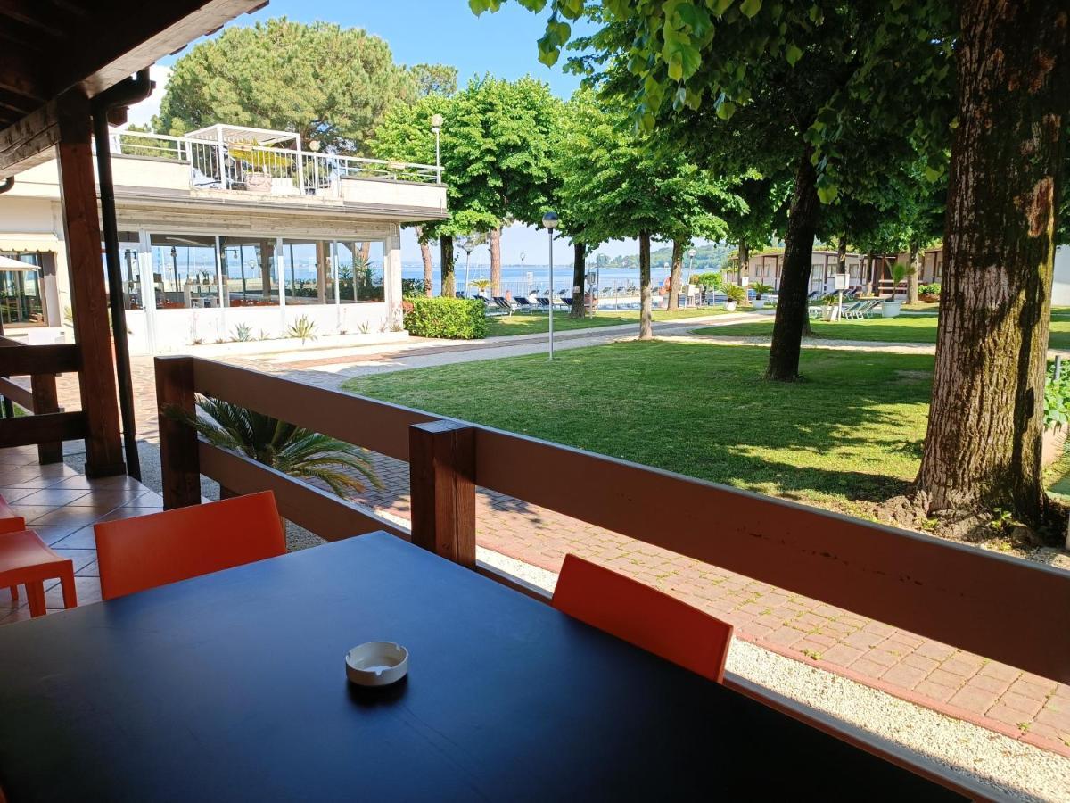 Villaggio Turistico Dei Tigli Padenghe sul Garda Exterior foto